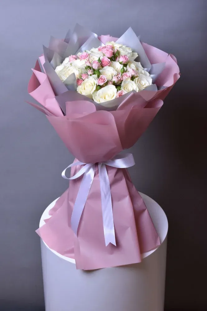 ديكور حفلات بسيط وفاخر — تنسيق أنيق دون إفراط: مبدأ النقطة البؤرية القليلة عالية الجودة