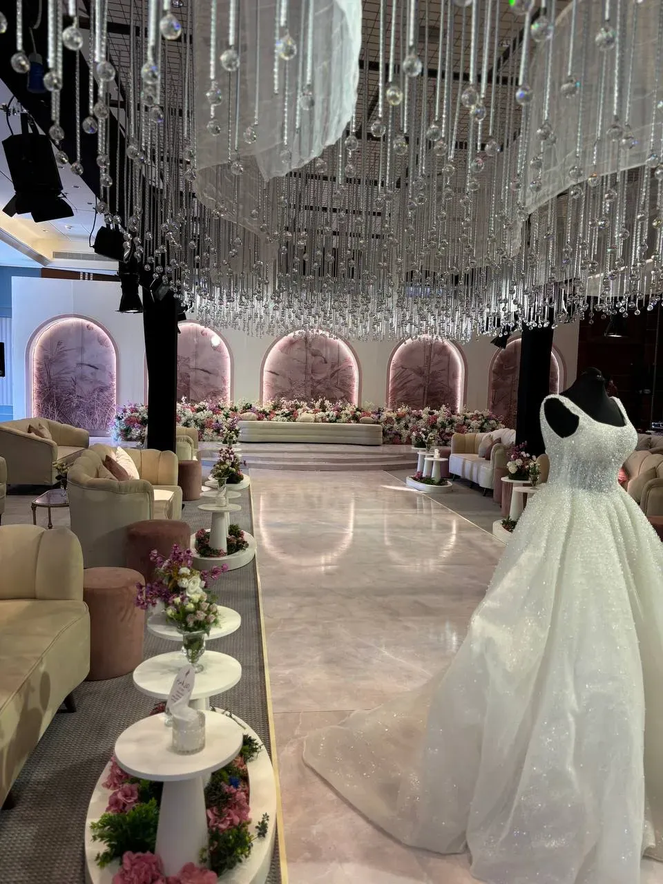 تنسيق مناسبات في الرياض — تفاصيل ديكور وهدوء بصري